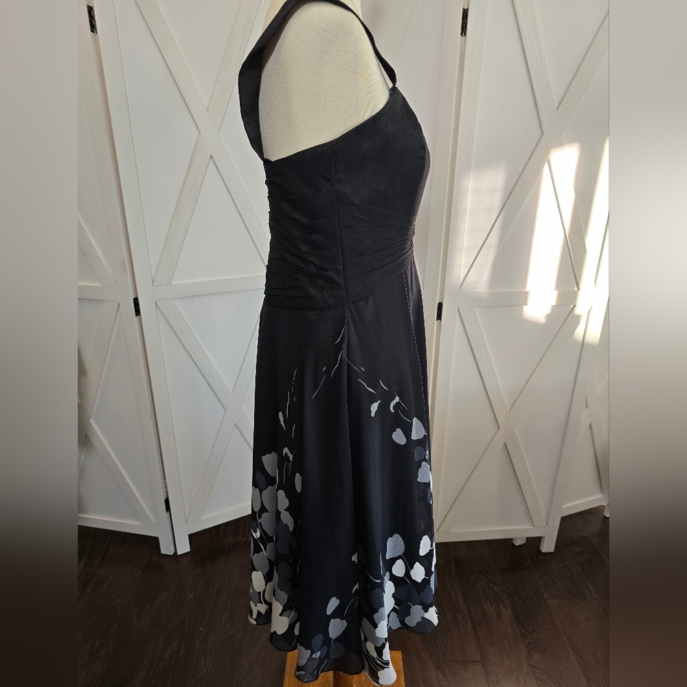 Belsoie - Black, Gray & White Floral A-Line Midi Dress with Wide Straps - Picture 5 of 12